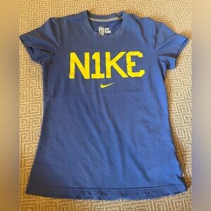 Nike original Dri fit cotton Tshirt size M 💙💛